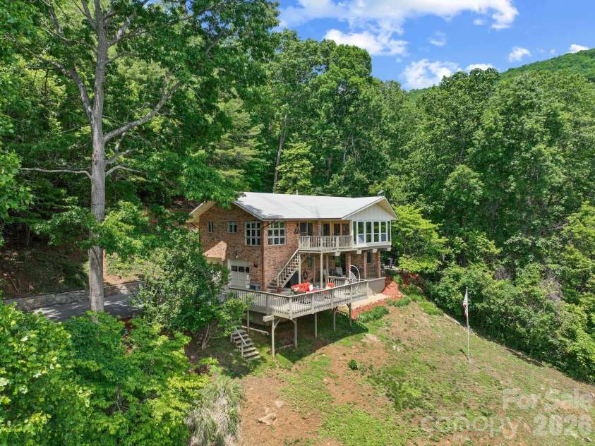 60 Little Creek Drive, Canton, NC 28716.  MLS# CAR4354255, YatesRealty ID 8025. 