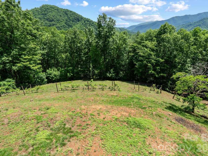 60 Little Creek Drive, Canton, NC 28716.  MLS# CAR4354255, YatesRealty ID 8025. 