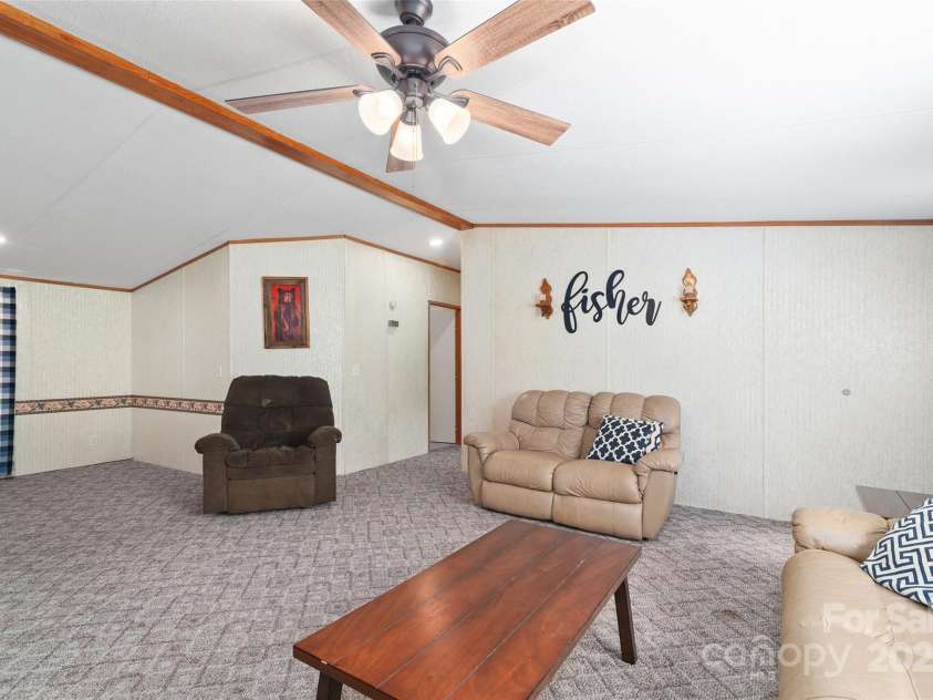 18 Dooley Drive, Canton, NC 28716.  MLS# CAR4250563, YatesRealty ID 8026. 