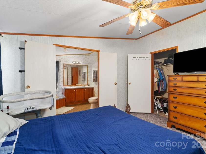 18 Dooley Drive, Canton, NC 28716.  MLS# CAR4250563, YatesRealty ID 8026. 
