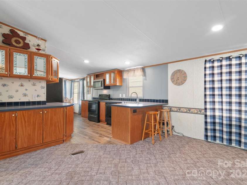 18 Dooley Drive, Canton, NC 28716.  MLS# CAR4250563, YatesRealty ID 8026. 