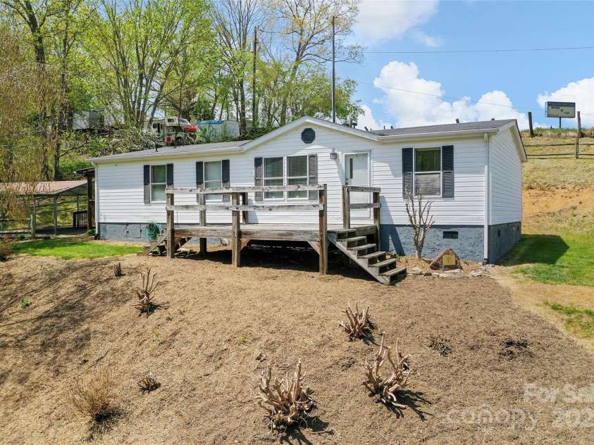 18 Dooley Drive, Canton, NC 28716.  MLS# CAR4250563, YatesRealty ID 8026. 