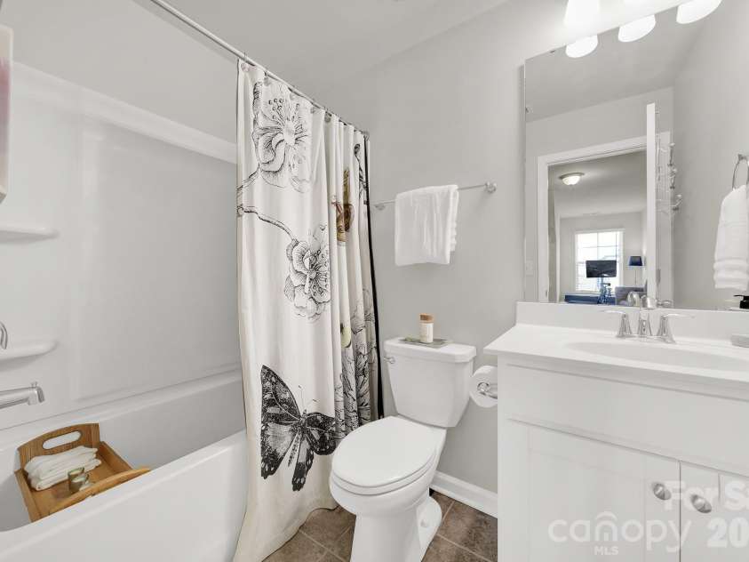 6946 Walnut Branch Lane, Charlotte, NC 28277.  MLS# CAR4298180, YatesRealty ID 8026. 2nd full bathroom, which can be your onn spa area. 