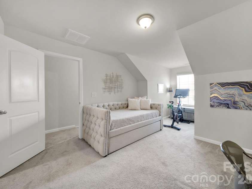 6946 Walnut Branch Lane, Charlotte, NC 28277.  MLS# CAR4298180, YatesRealty ID 8026. 