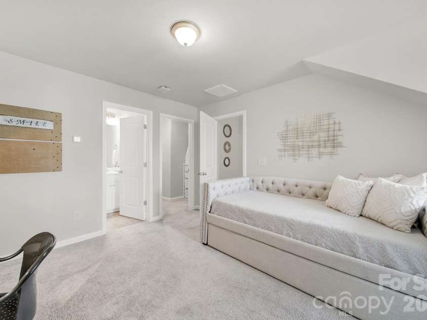 6946 Walnut Branch Lane, Charlotte, NC 28277.  MLS# CAR4298180, YatesRealty ID 8026. 