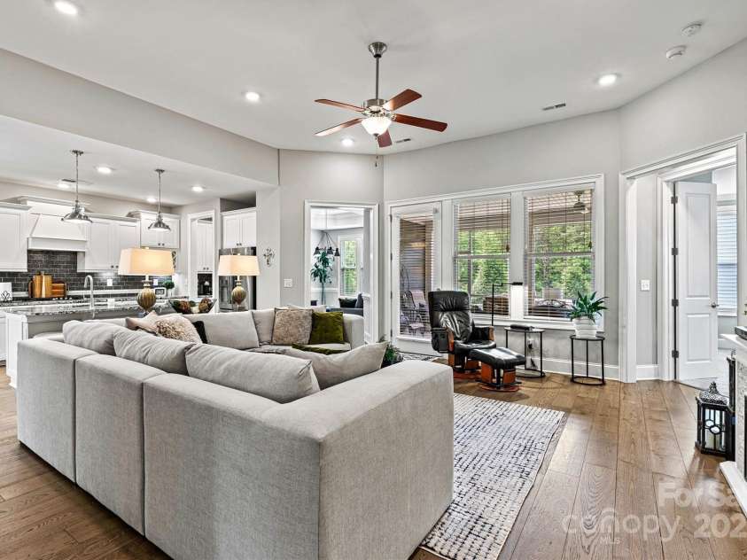 7549 Short Putt Court, Charlotte, NC 28215.  MLS# CAR4248938, YatesRealty ID 8028. The thoughtful Hickory layout is ideal for entertaining—whether it’s cozy gatherings or lively celebrations, this home brings everyone together in style!