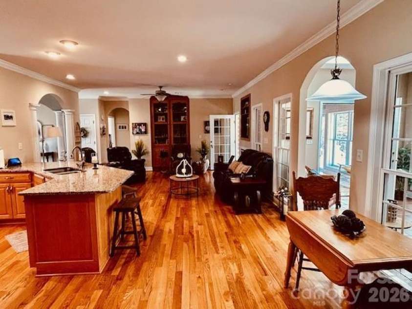 69 Isaac Creek Drive, Hickory, NC 28601.  MLS# CAR4338169, YatesRealty ID 8029. 