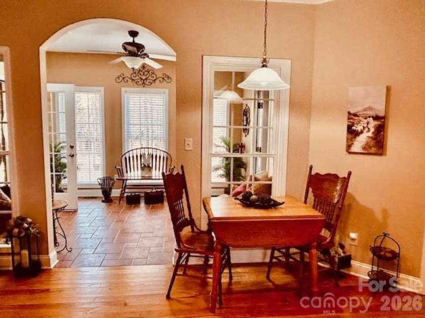 69 Isaac Creek Drive, Hickory, NC 28601.  MLS# CAR4338169, YatesRealty ID 8029. 