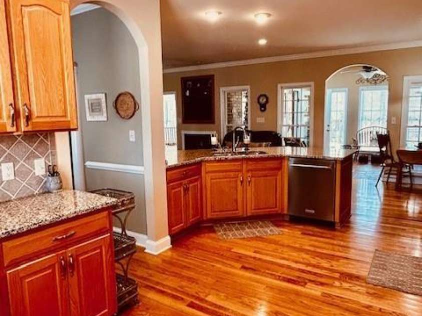 69 Isaac Creek Drive, Hickory, NC 28601.  MLS# CAR4338169, YatesRealty ID 8029. 