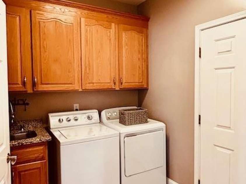 69 Isaac Creek Drive, Hickory, NC 28601.  MLS# CAR4338169, YatesRealty ID 8029. 
