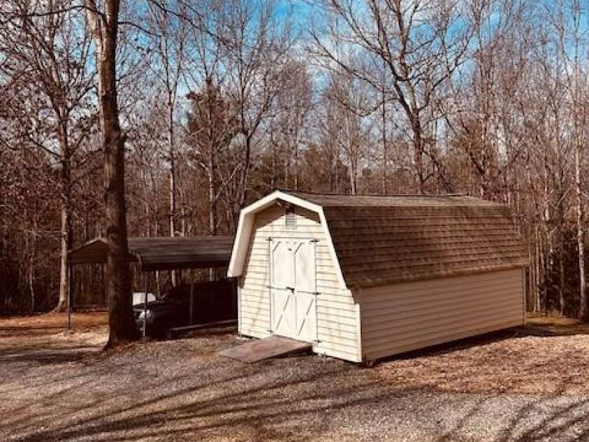 69 Isaac Creek Drive, Hickory, NC 28601.  MLS# CAR4338169, YatesRealty ID 8029. 