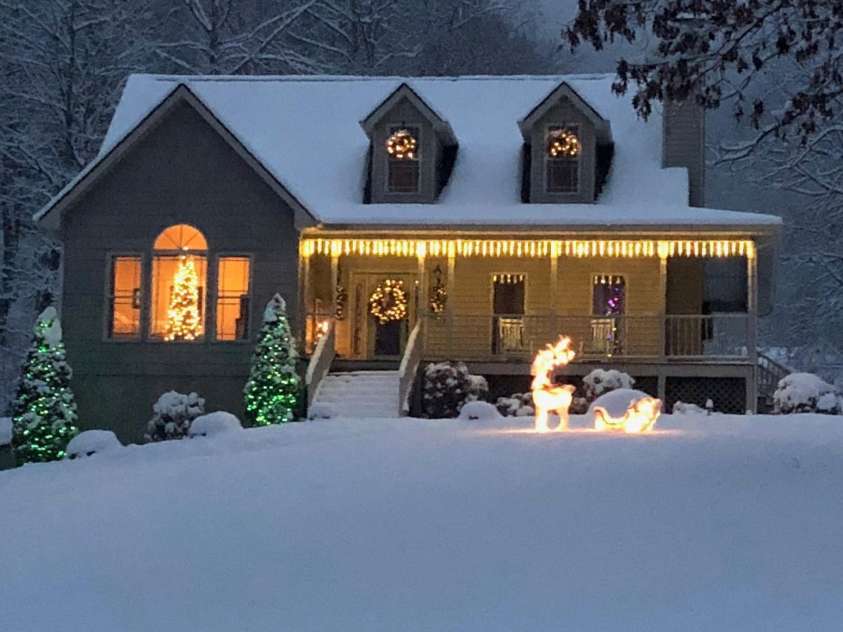 35 Lands End Drive, Burnsville, NC 28714.  MLS# CAR4221215, YatesRealty ID 803. Beautiful in every season