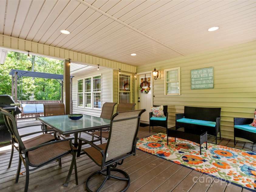 35 Lands End Drive, Burnsville, NC 28714.  MLS# CAR4221215, YatesRealty ID 803. Covered back deck for entertaining