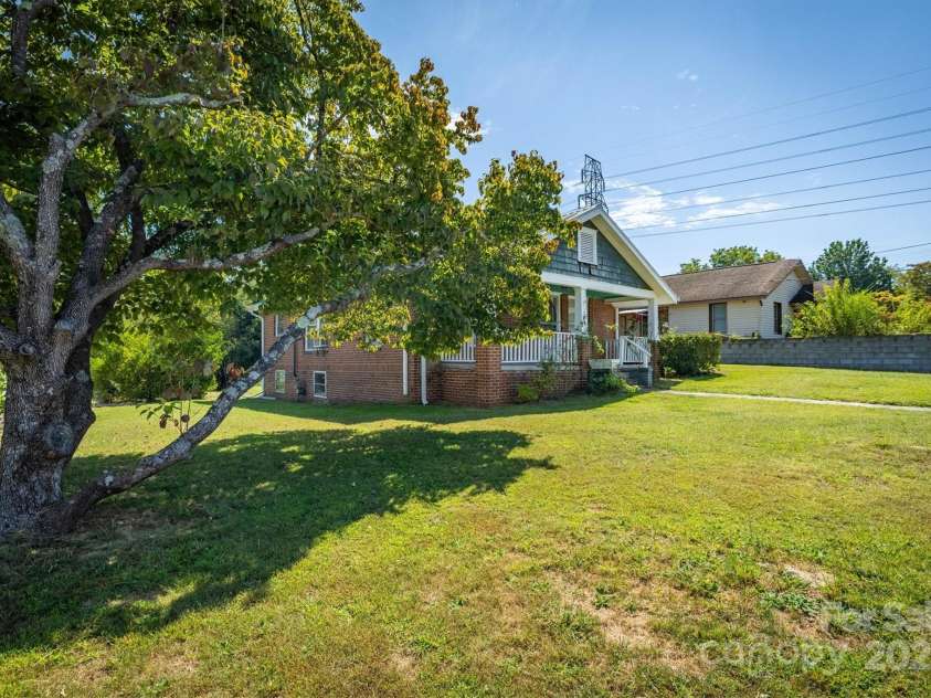 521 Praley Street, Valdese, NC 28690.  MLS# CAR4308138, YatesRealty ID 8030. 