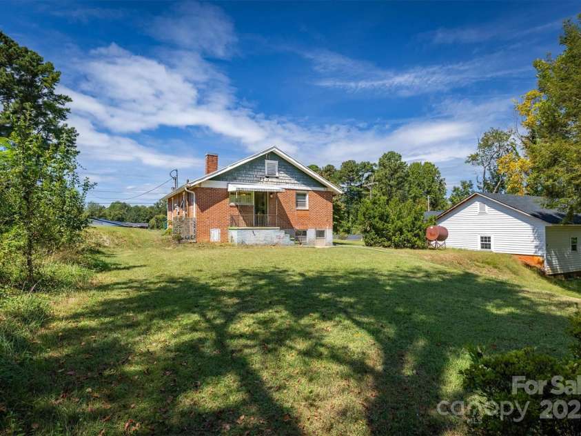 521 Praley Street, Valdese, NC 28690.  MLS# CAR4308138, YatesRealty ID 8030. 
