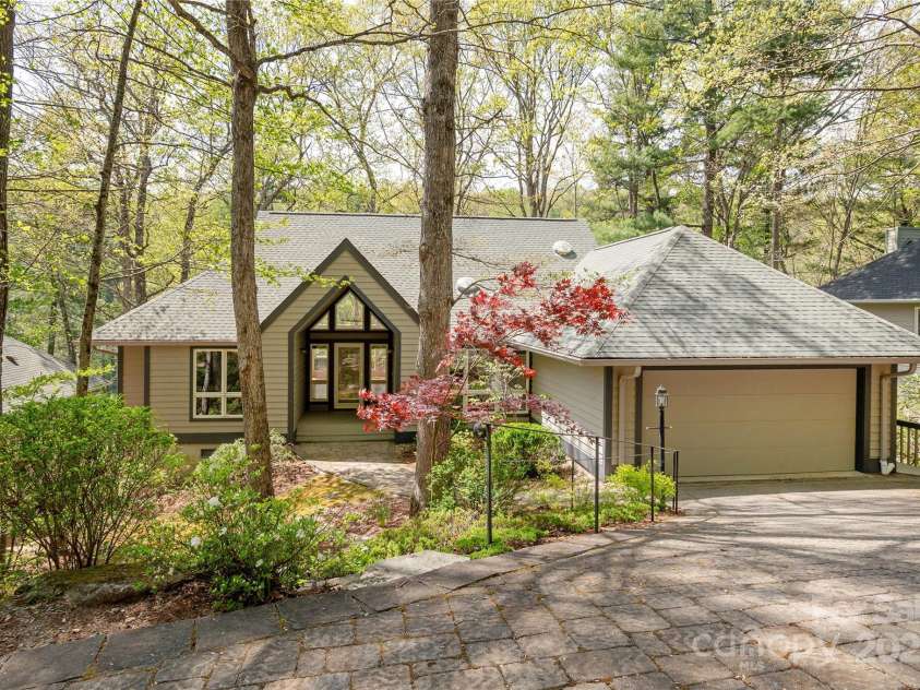 217 Fern Creek Drive, Flat Rock, NC 28731.  MLS# CAR4250806, YatesRealty ID 8031. 