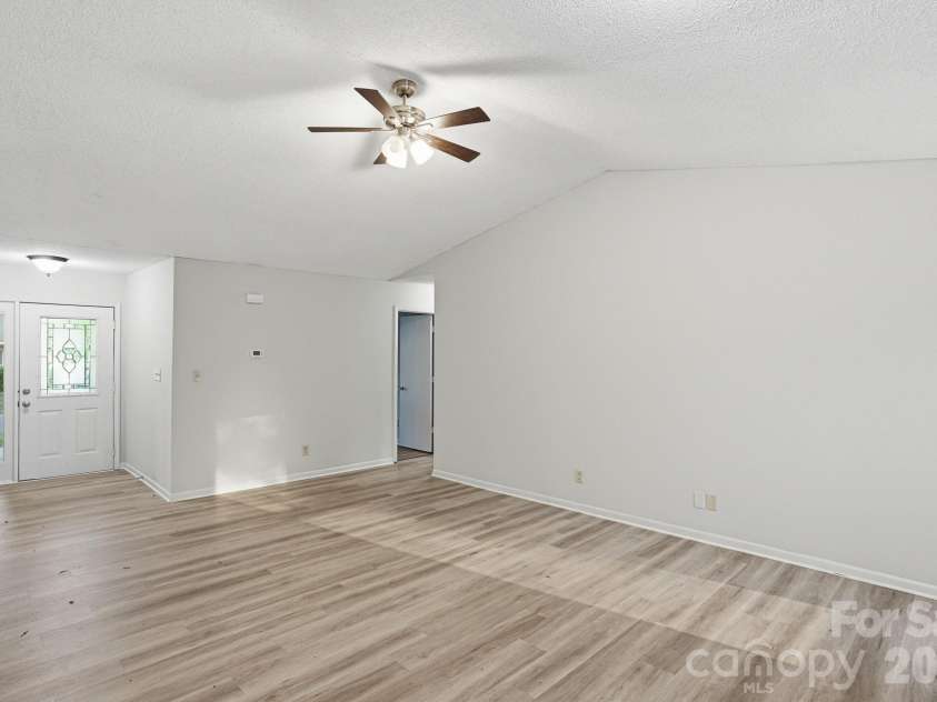 7700 Park Vista Circle, Charlotte, NC 28226.  MLS# CAR4361925, YatesRealty ID 8031. 