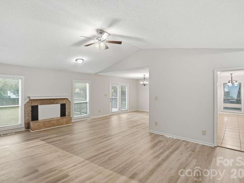 7700 Park Vista Circle, Charlotte, NC 28226.  MLS# CAR4361925, YatesRealty ID 8031. 