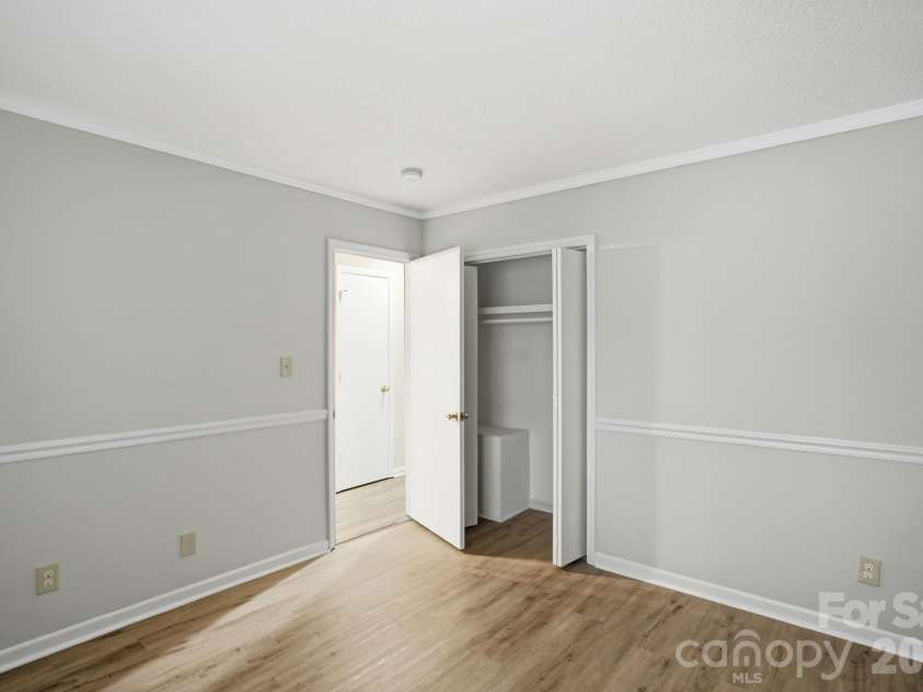7700 Park Vista Circle, Charlotte, NC 28226.  MLS# CAR4361925, YatesRealty ID 8031. 