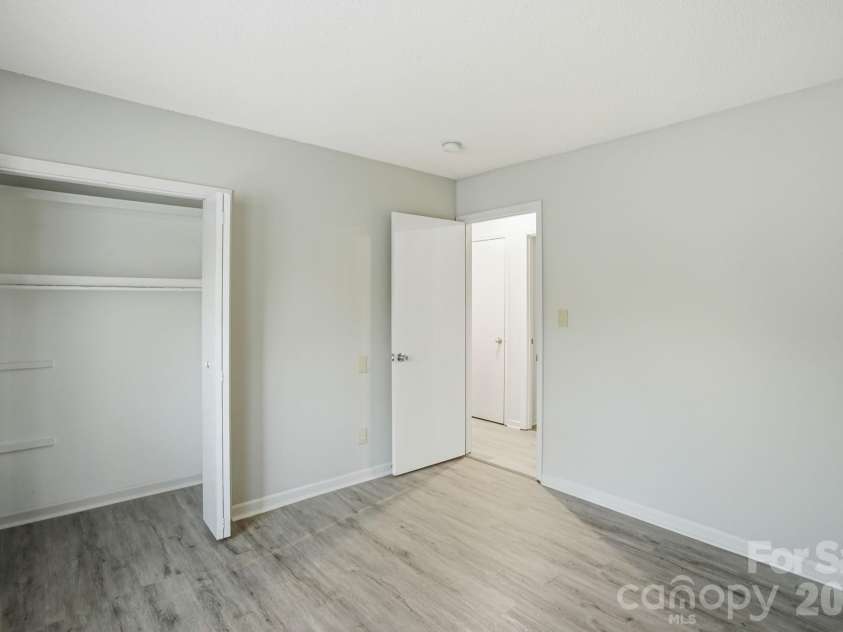 7700 Park Vista Circle, Charlotte, NC 28226.  MLS# CAR4361925, YatesRealty ID 8031. 