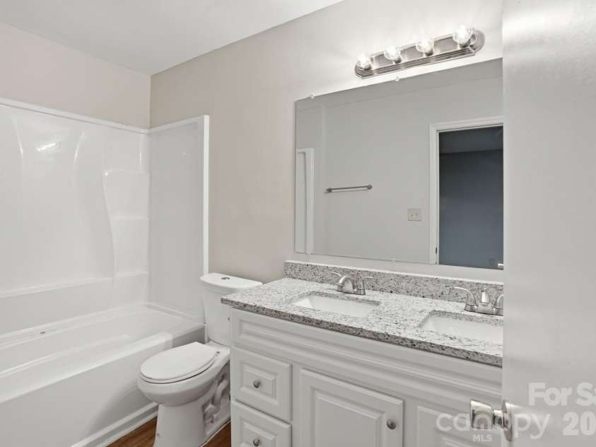7700 Park Vista Circle, Charlotte, NC 28226.  MLS# CAR4361925, YatesRealty ID 8031. 