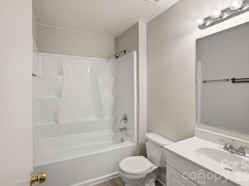 7700 Park Vista Circle, Charlotte, NC 28226.  MLS# CAR4361925, YatesRealty ID 8031. 