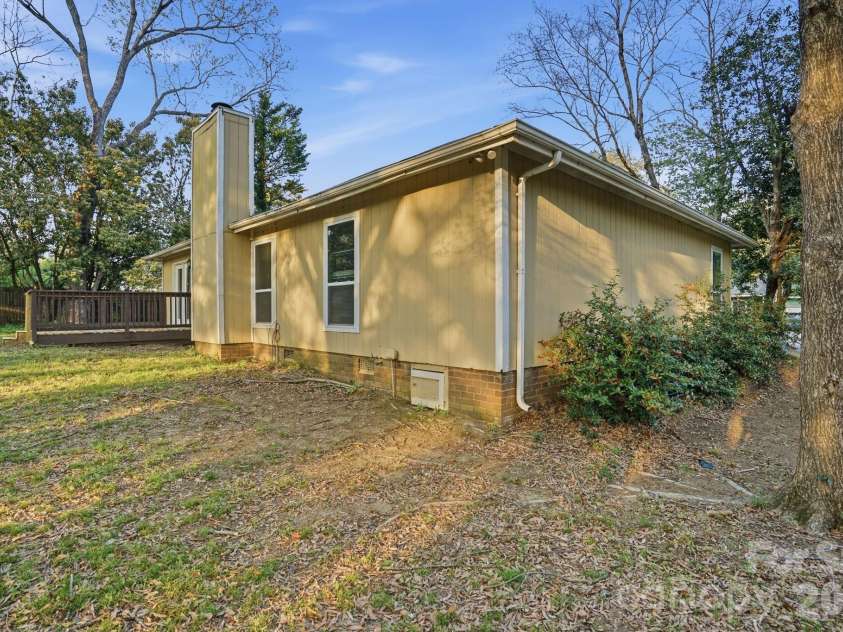7700 Park Vista Circle, Charlotte, NC 28226.  MLS# CAR4361925, YatesRealty ID 8031. 