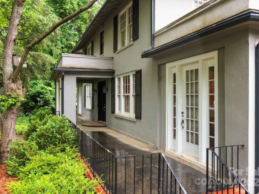 920 Queens Road, Charlotte, NC 28207.  MLS# CAR4251447, YatesRealty ID 8032. 