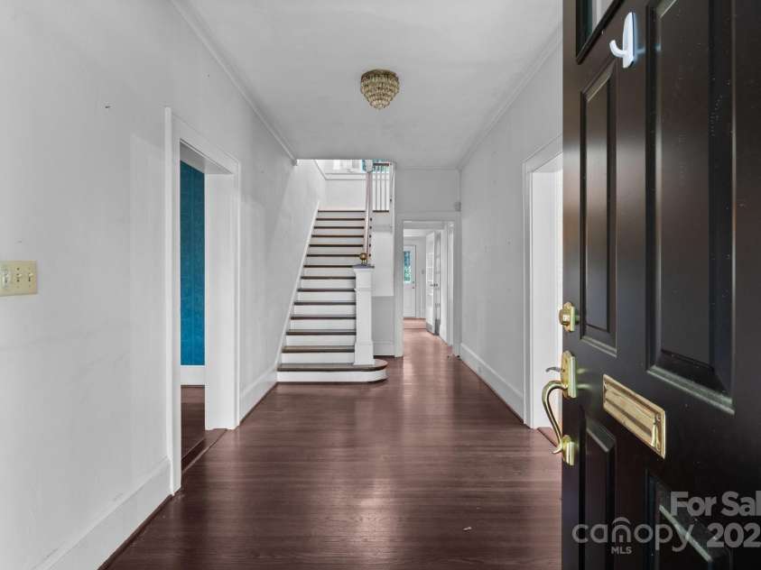 920 Queens Road, Charlotte, NC 28207.  MLS# CAR4251447, YatesRealty ID 8032. 