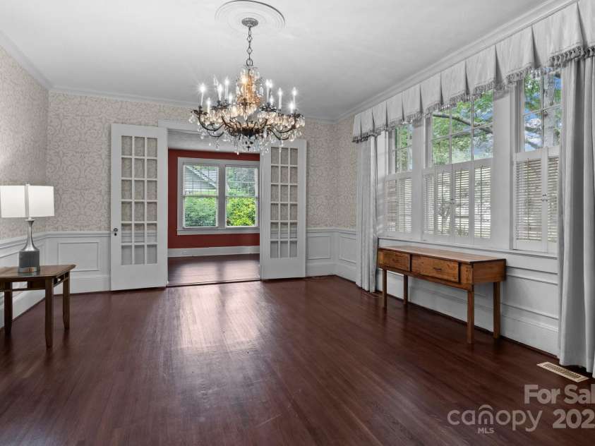 920 Queens Road, Charlotte, NC 28207.  MLS# CAR4251447, YatesRealty ID 8032. 