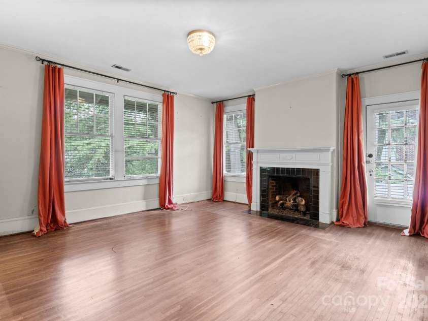920 Queens Road, Charlotte, NC 28207.  MLS# CAR4251447, YatesRealty ID 8032. 