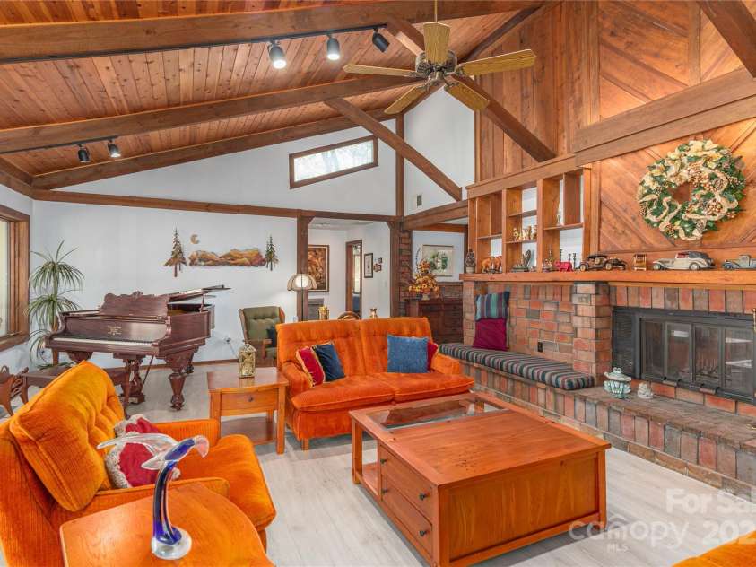22 Waynewood Drive, Waynesville, NC 28786.  MLS# CAR4249792, YatesRealty ID 8033. 