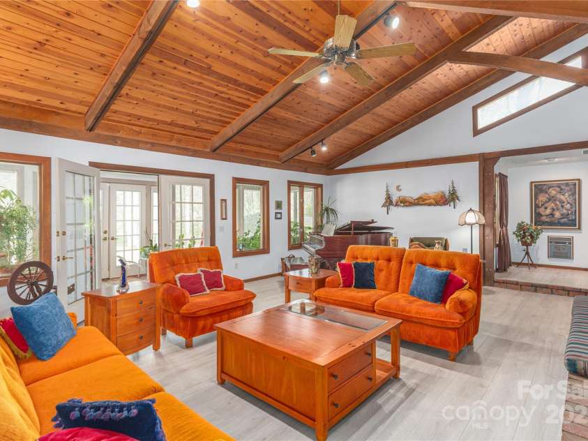 22 Waynewood Drive, Waynesville, NC 28786.  MLS# CAR4249792, YatesRealty ID 8033. 