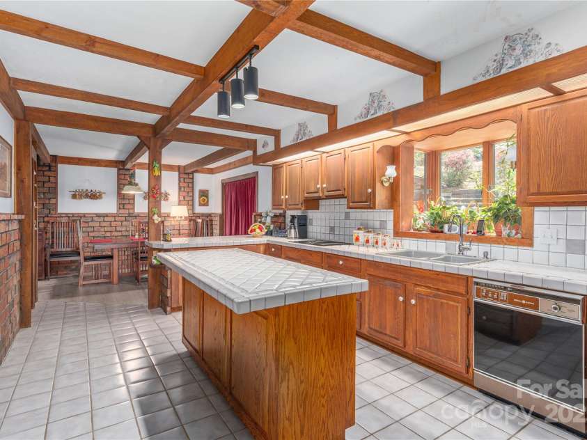 22 Waynewood Drive, Waynesville, NC 28786.  MLS# CAR4249792, YatesRealty ID 8033. 