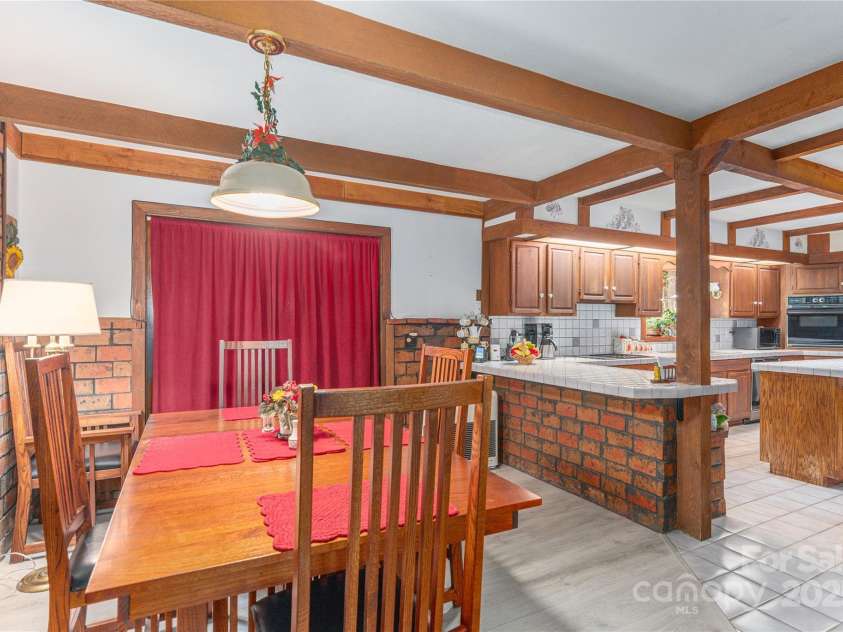 22 Waynewood Drive, Waynesville, NC 28786.  MLS# CAR4249792, YatesRealty ID 8033. 