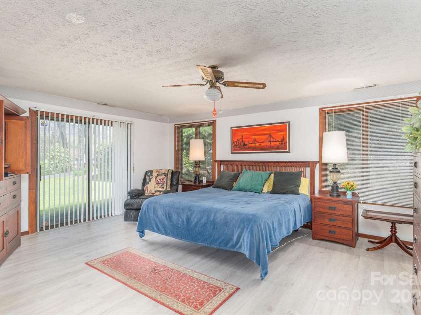 22 Waynewood Drive, Waynesville, NC 28786.  MLS# CAR4249792, YatesRealty ID 8033. 