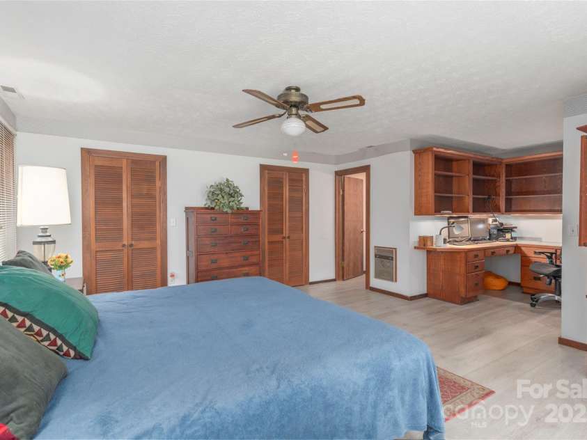 22 Waynewood Drive, Waynesville, NC 28786.  MLS# CAR4249792, YatesRealty ID 8033. 