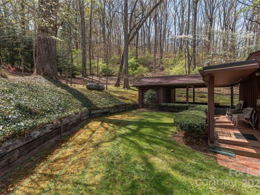 22 Waynewood Drive, Waynesville, NC 28786.  MLS# CAR4249792, YatesRealty ID 8033. 