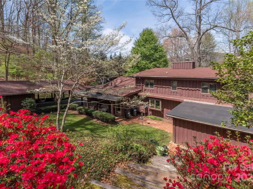 22 Waynewood Drive, Waynesville, NC 28786.  MLS# CAR4249792, YatesRealty ID 8033. 
