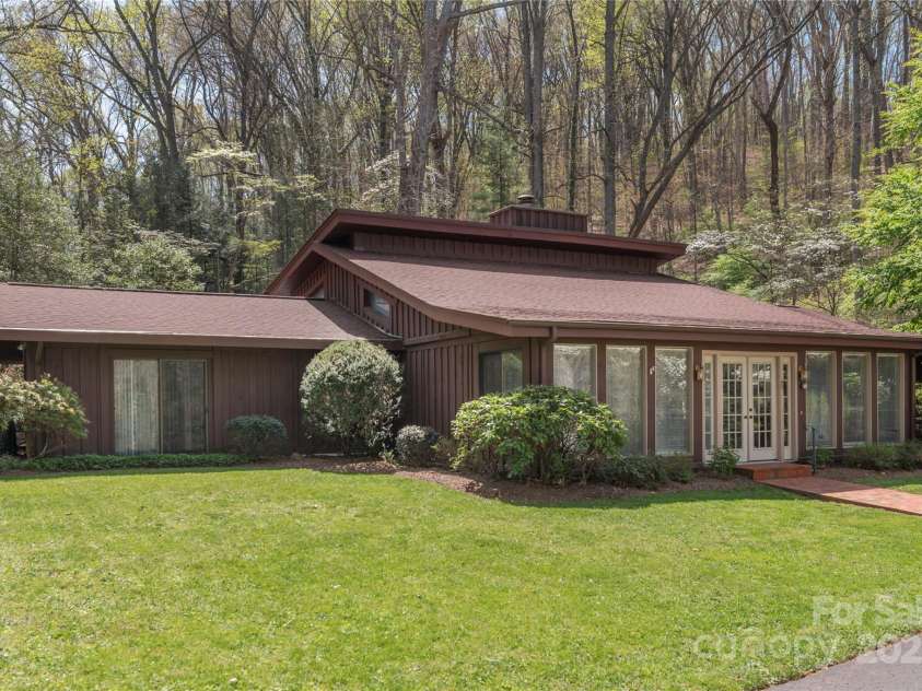 22 Waynewood Drive, Waynesville, NC 28786.  MLS# CAR4249792, YatesRealty ID 8033. Front view