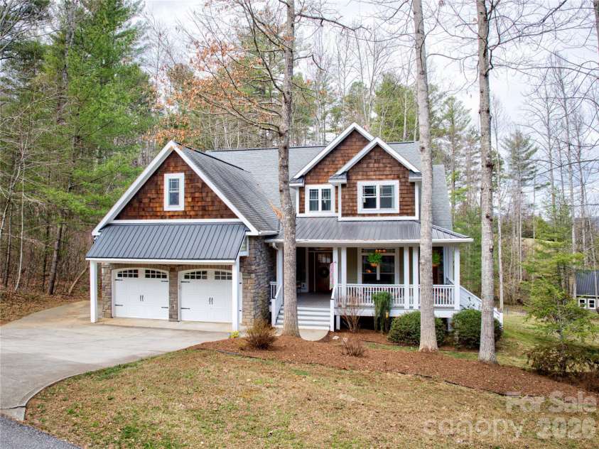 53 Sovereign Lane, Fairview, NC 28730.  MLS# CAR4355300, YatesRealty ID 8034. 