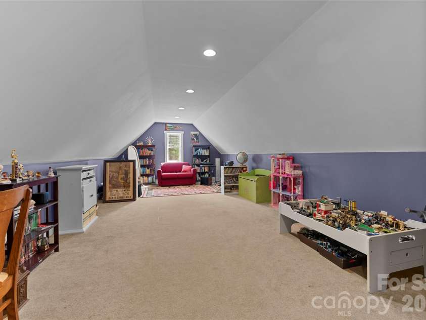 53 Sovereign Lane, Fairview, NC 28730.  MLS# CAR4355300, YatesRealty ID 8034. 