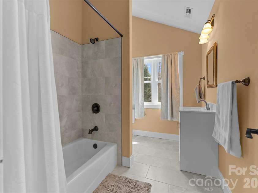 53 Sovereign Lane, Fairview, NC 28730.  MLS# CAR4355300, YatesRealty ID 8034. 