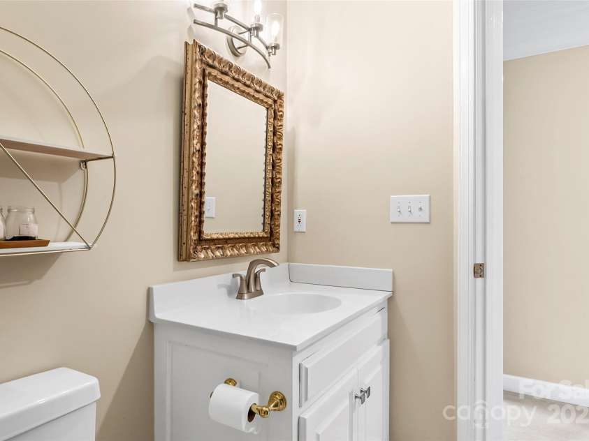 308 41st Avenue Place, Hickory, NC 28601.  MLS# CAR4219070, YatesRealty ID 8035. Common bathroom