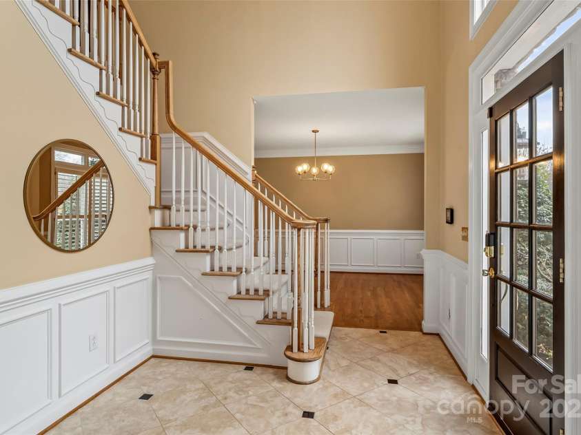 308 41st Avenue Place, Hickory, NC 28601.  MLS# CAR4219070, YatesRealty ID 8035. Grand foyer