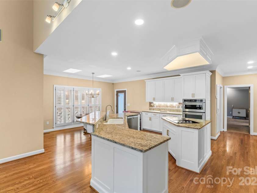 308 41st Avenue Place, Hickory, NC 28601.  MLS# CAR4219070, YatesRealty ID 8035. Kitchen