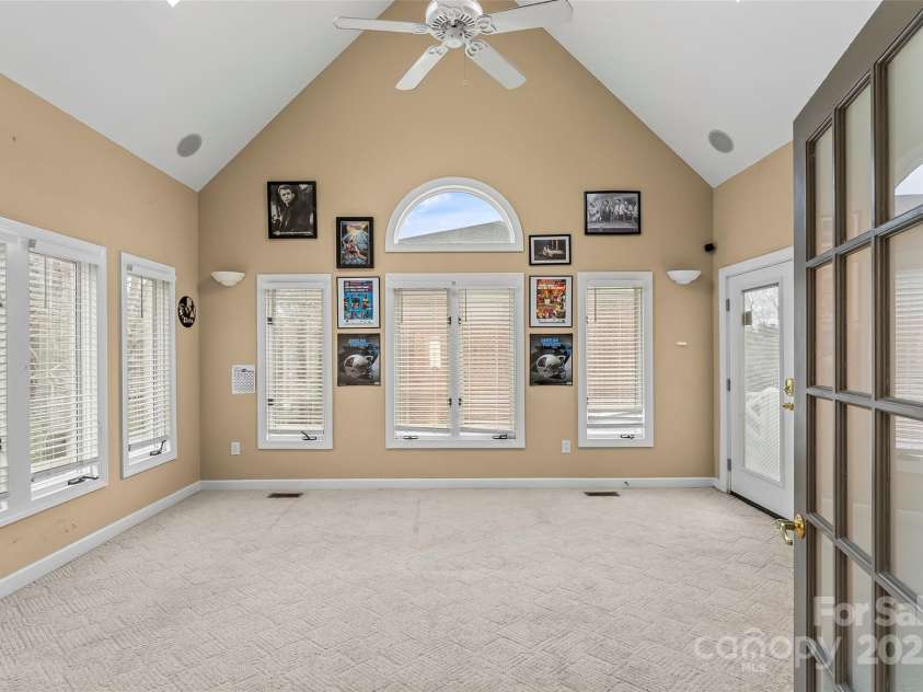 308 41st Avenue Place, Hickory, NC 28601.  MLS# CAR4219070, YatesRealty ID 8035. Sun Room