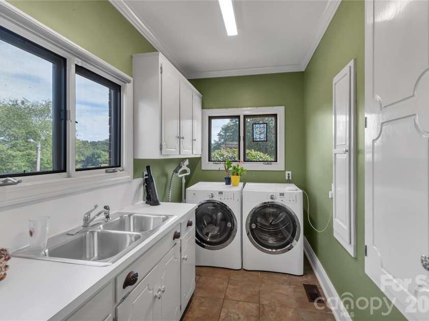 2207 Peninsula Avenue, Shelby, NC 28150.  MLS# CAR4294719, YatesRealty ID 8036. 