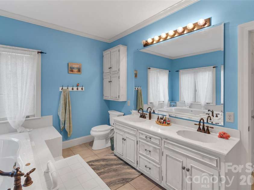 2207 Peninsula Avenue, Shelby, NC 28150.  MLS# CAR4294719, YatesRealty ID 8036. 