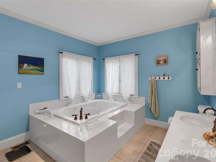 2207 Peninsula Avenue, Shelby, NC 28150.  MLS# CAR4294719, YatesRealty ID 8036. 